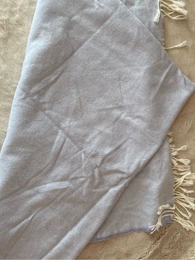Lands  DownUnder herringbone light blue throw